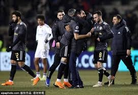 18岁天才仅获28分钟出场，拜仁为何仍让他留队