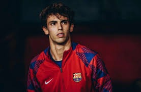 喀麦隆主帅：埃永有潜力为巴萨效力，他和埃托奥的类型不同